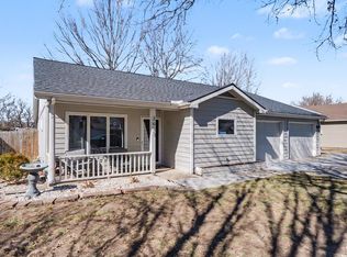 2613 Mayfair Dr, Lawrence, KS 66046