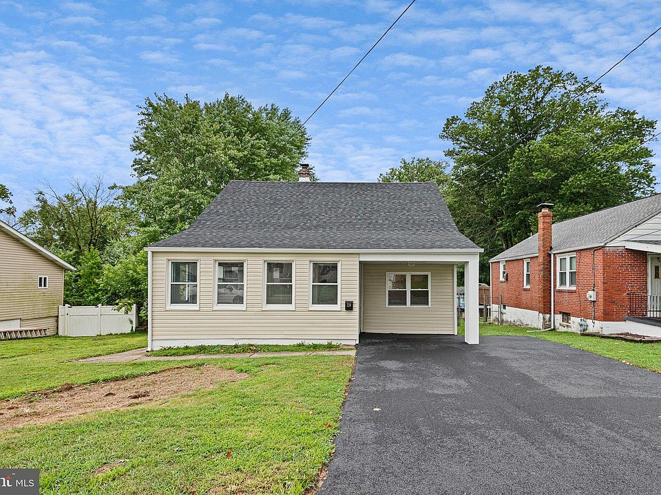 1st image of 210 W Redwood Ave