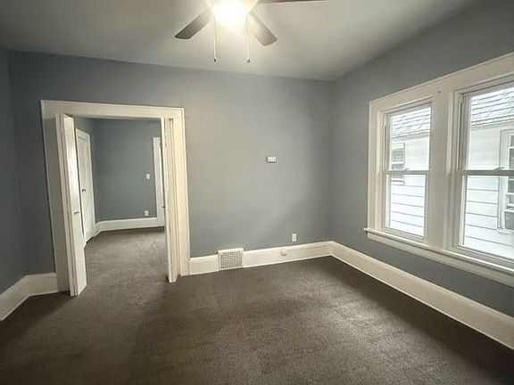3rd image of 1224 Pondview Ave #4