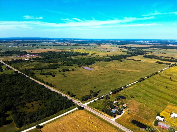 52 Highway, Okmulgee, OK 74447