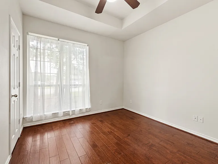 1207 Martinsville Ln — Photo 10