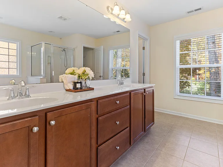 1237 Mantra Ct — Photo 18