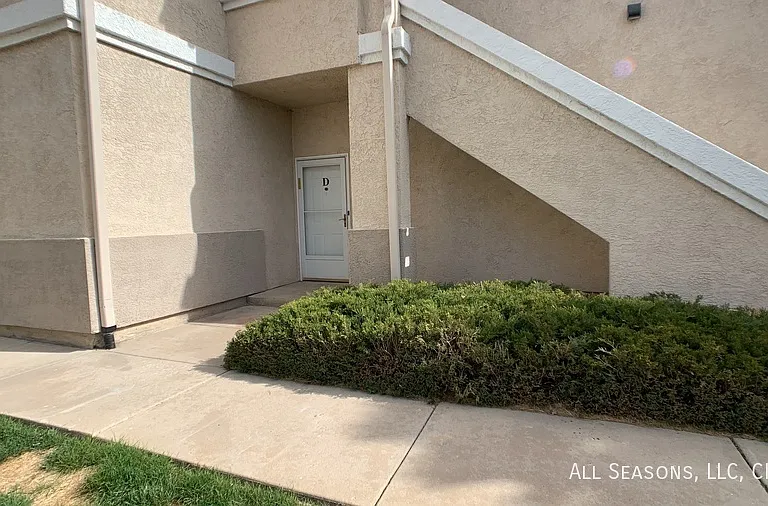 3790 Strawberry Field Grv #D — Photo 2