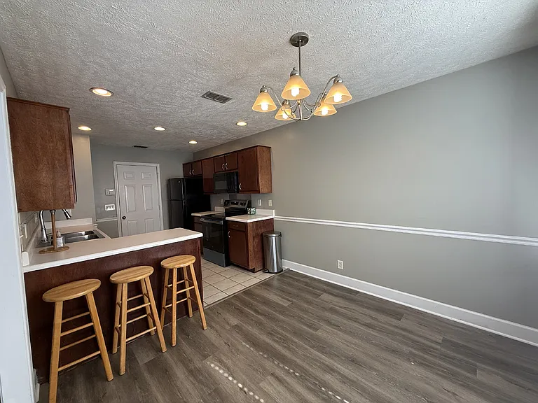 1252 Ballater Dr — Photo 5