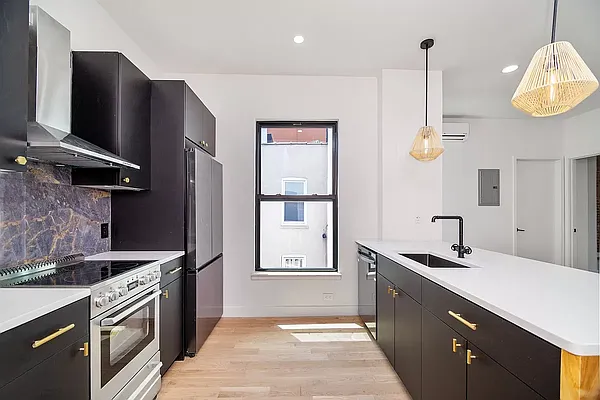 Rented by REAL New York | media 2