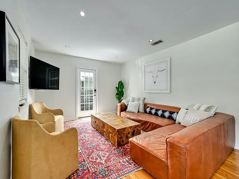 1709 Payne Ave — Photo 5