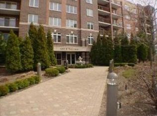 5055 Madison St UNIT 305, Skokie, IL 60077