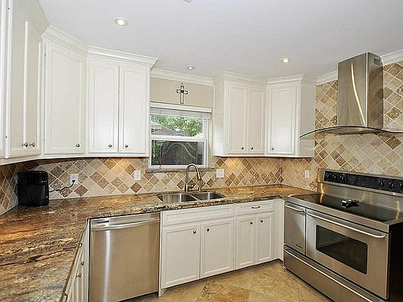 4th image of 818 Brunswick Dr