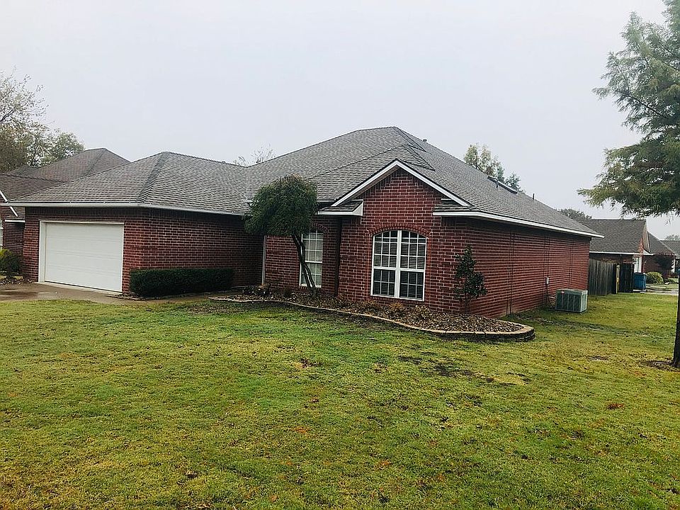 1st image of 1005 McArthur Ln