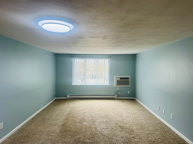 200 Woodlawn Ave #204 — Photo 7