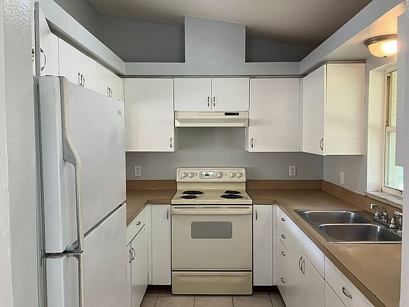 4th image of 15311 17th St #17