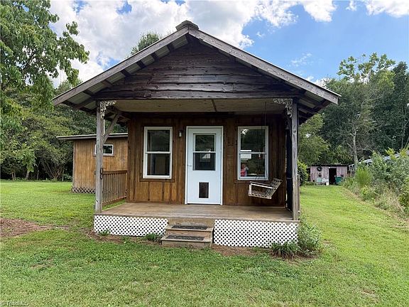3rd image of 5264 Hopkins Rd