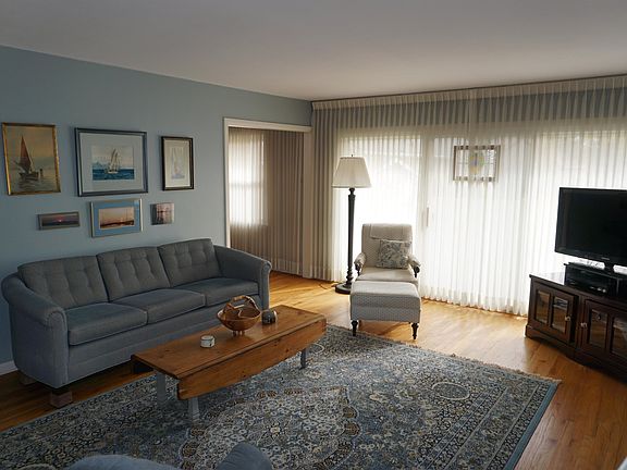 3rd image of 2619 Hickory Lawn Dr