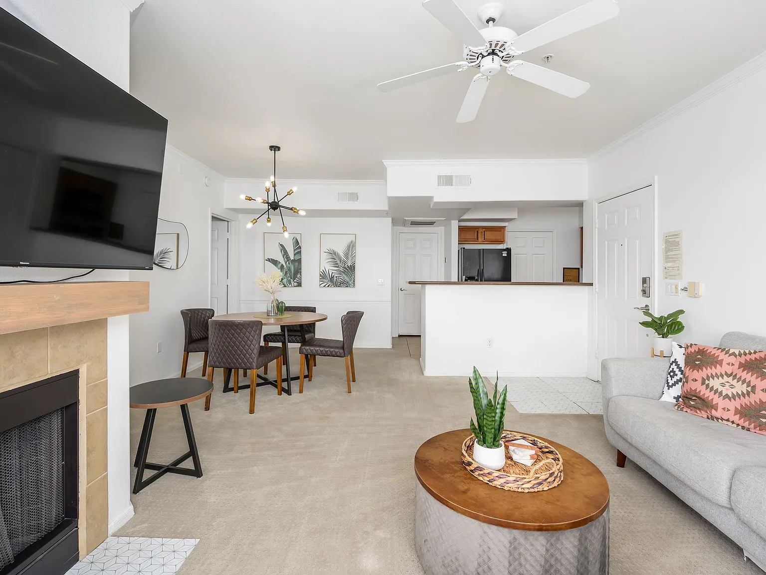 1 bed, 810 sqft, $1,975 — Photo 4