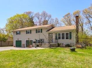 30 Arrowhead Rd, Bellingham, MA 02019
