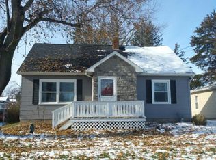 111 N Green St, Roanoke, IL