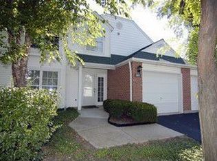 105 N Woodbury Ln, Lake Bluff, IL 60044