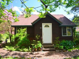 933 Curtin Rd, Cottage Grove, OR 97424