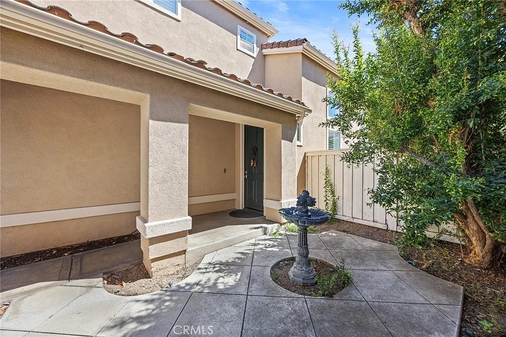 3 bed, 2.5 bath, 1706 sqft, $4,800 — Photo 4
