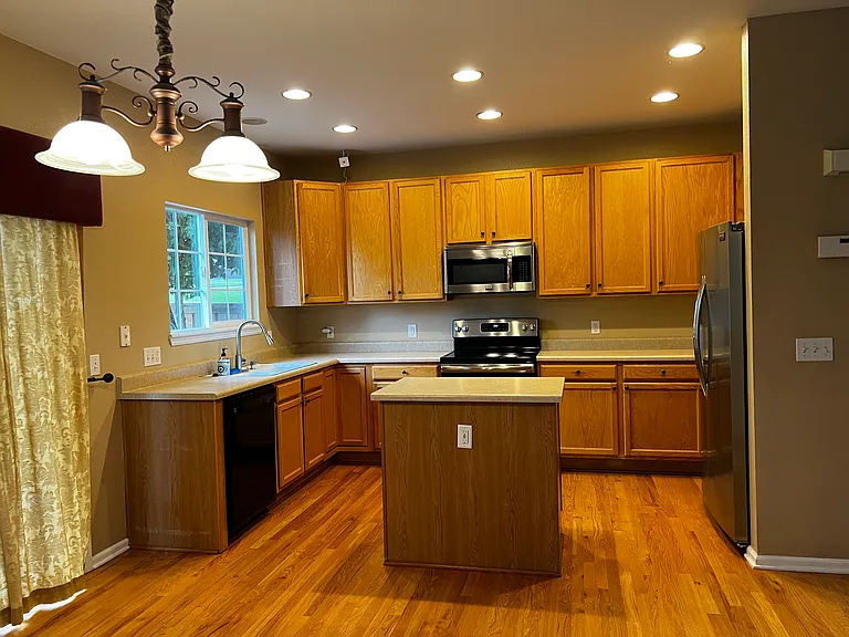 15895 Greenstone Cir — Photo 3