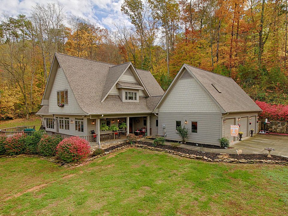1st image of 2210 Lakefront Dr