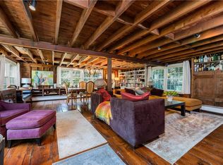 61 Adams Point Rd, Barrington, RI 02806