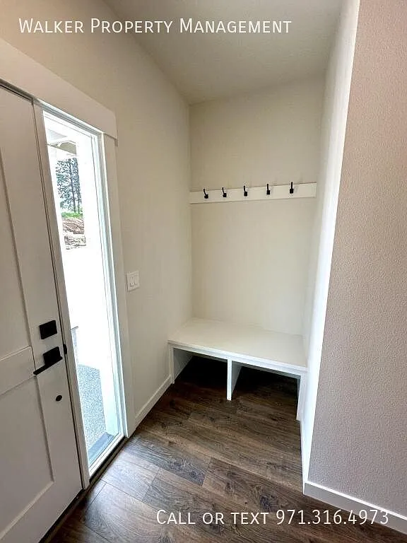 1019 E Rork Ct — Photo 2