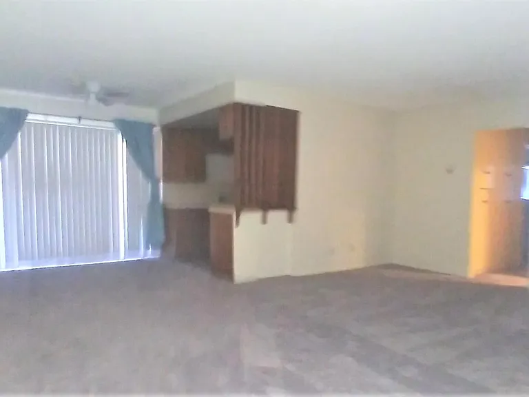 2033 E 3rd St #2D — Photo 7
