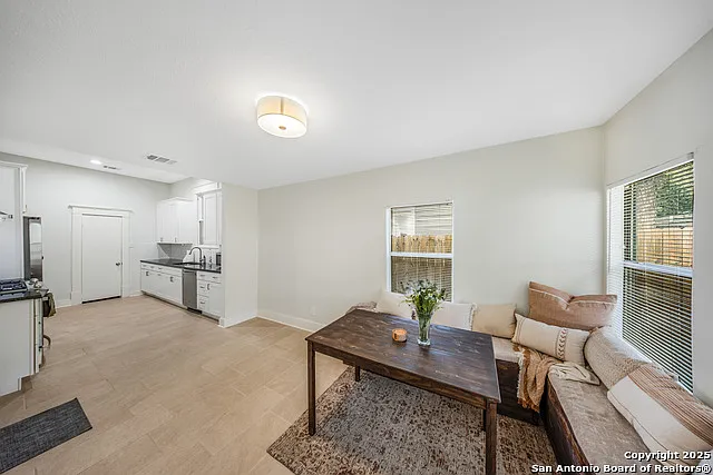 509 W Mistletoe Ave — Photo 14