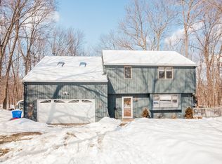 68 Michelle Ln, Guilford, CT 06437