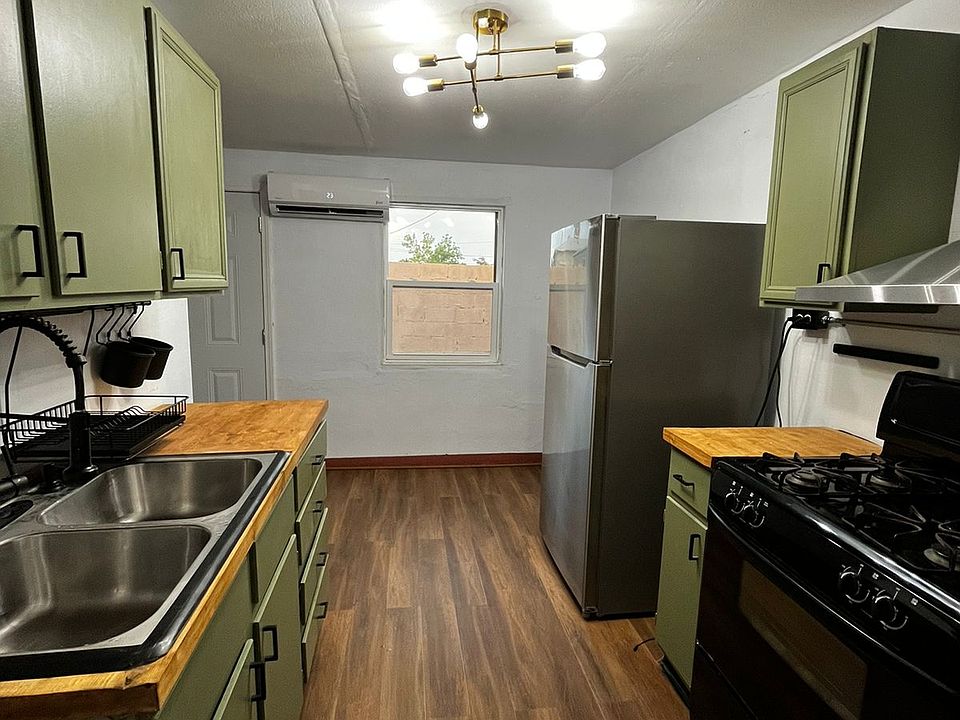 1st image of 3220 E Yandell Dr #B