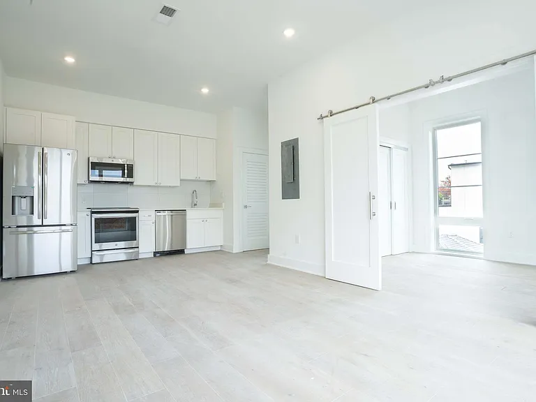 5301 Connecticut Ave NW #403 — Photo 3