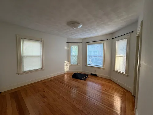 85 Marshall St Photo 1