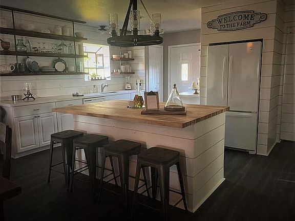 4th image of 4425 Shady Lake Dr