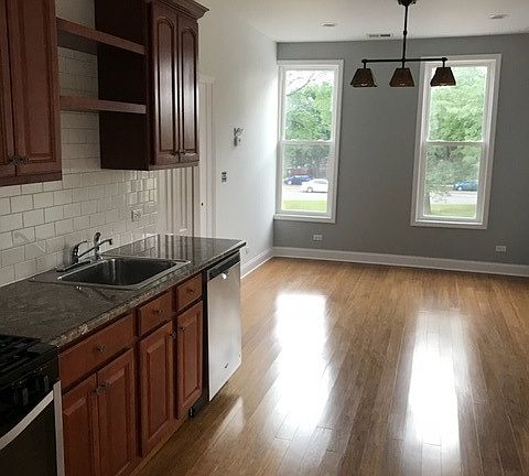 3rd image of 3436 S Western Ave