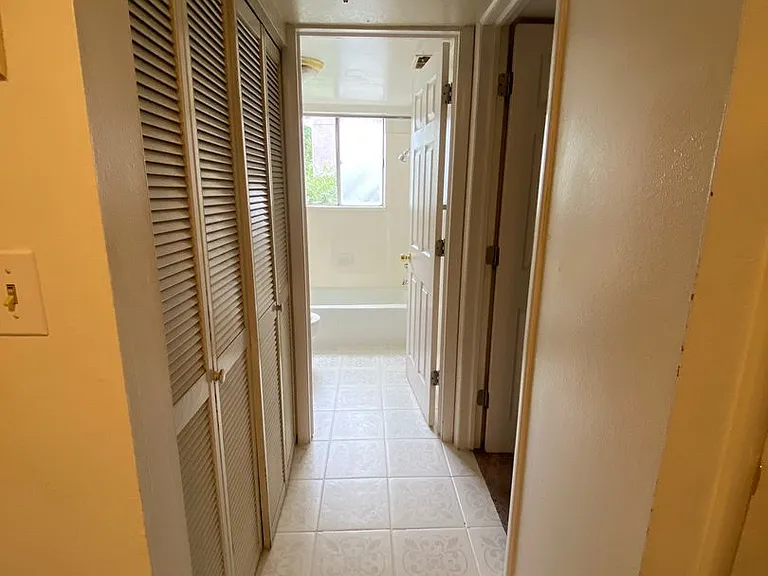 473 S State St #216 — Photo 3