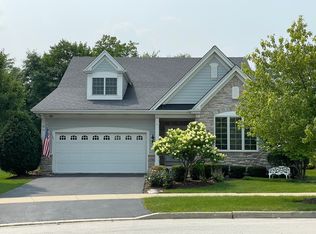 1N636 Fisher Ln, Winfield, IL 60190