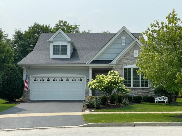 1N636 Fisher Ln, Winfield, IL 60190