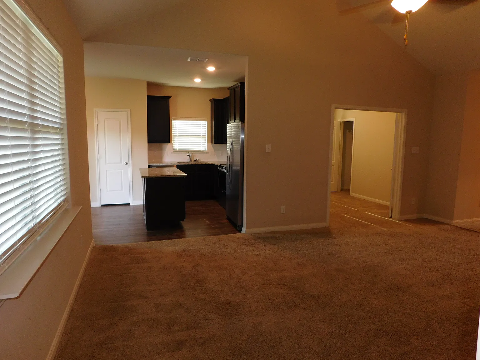 4 bed, 1658 sqft, $1,850 — Photo 3