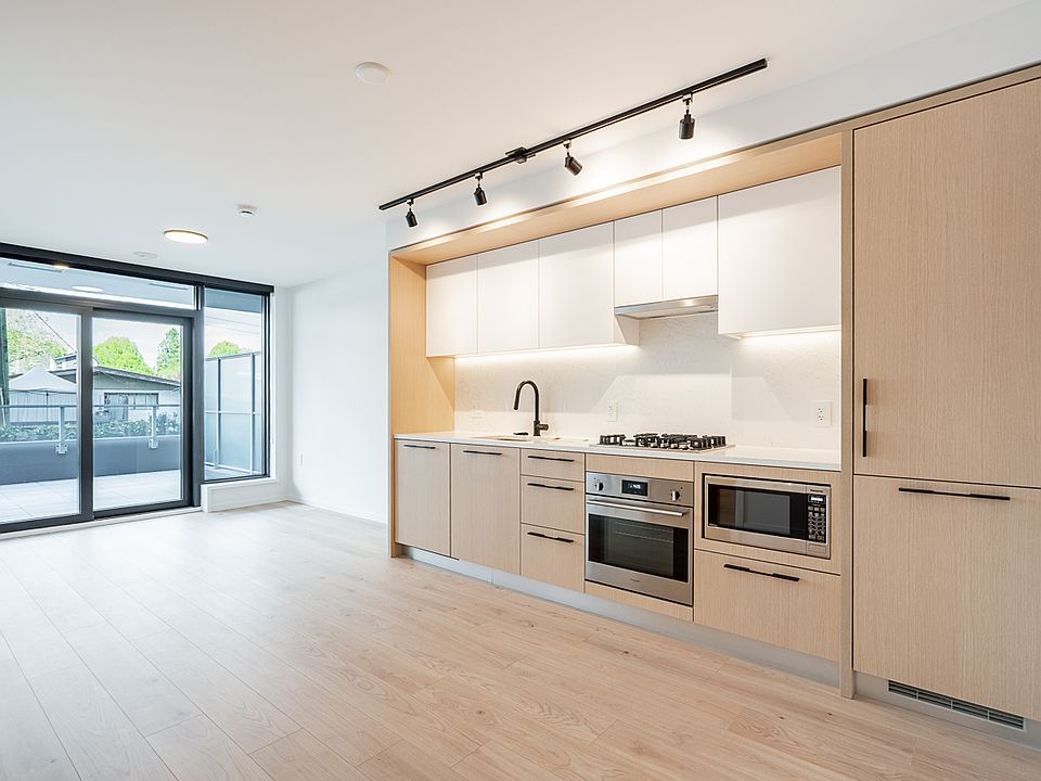 1st image of 2729 Kingsway #206