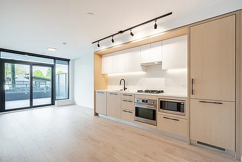 2729 Kingsway Photo 1