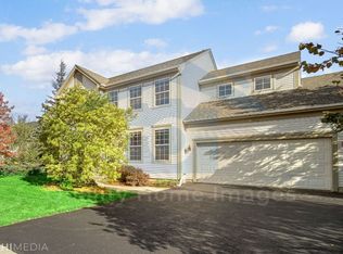 405 Hampton Dr, Lake Villa, IL 60046