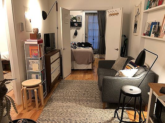 4th image of 317 W 71st St APT 4B