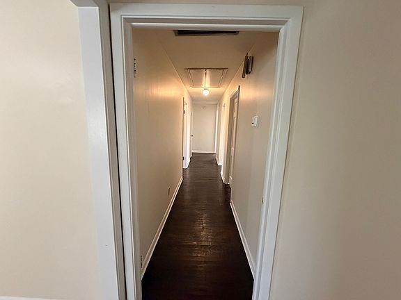 3rd image of 1002 W Alden Ave