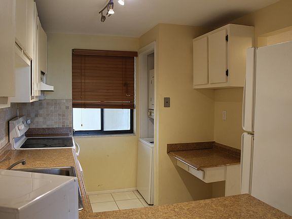 3rd image of 2788 Tennis Club Dr APT 503