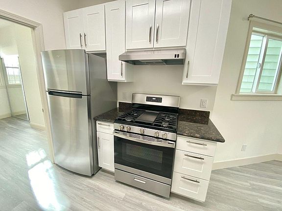 4th image of 1242 Howard St APT 6