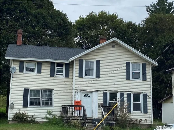 1061 E 2nd St, Jamestown, NY 14701