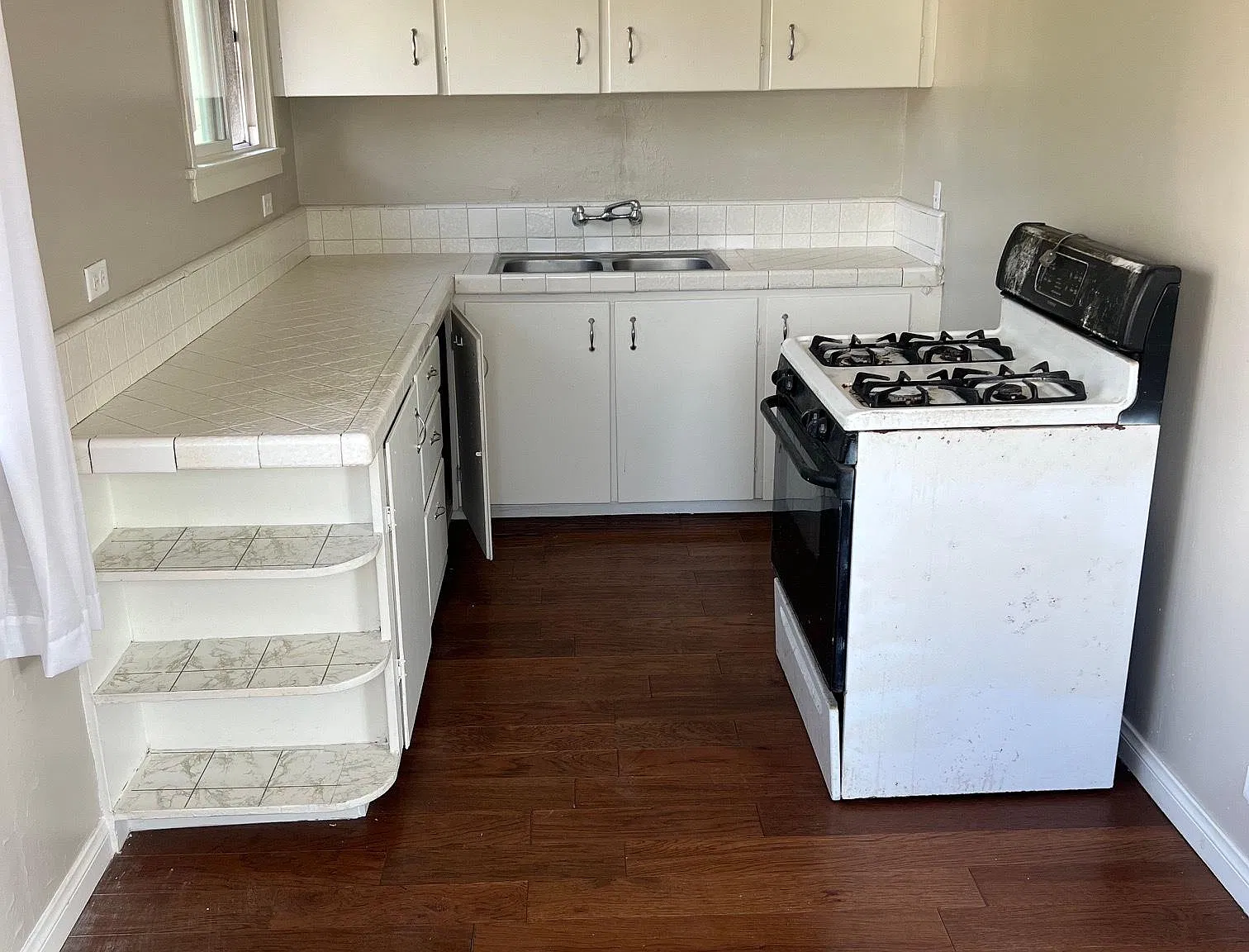 237 Brett Way — Photo 4