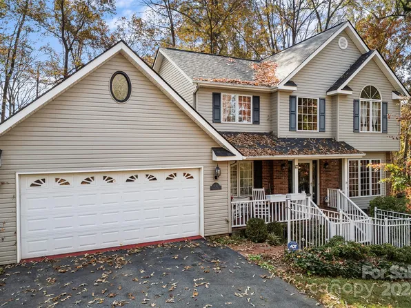 131 Caldonia Dr, Candler, NC 28715