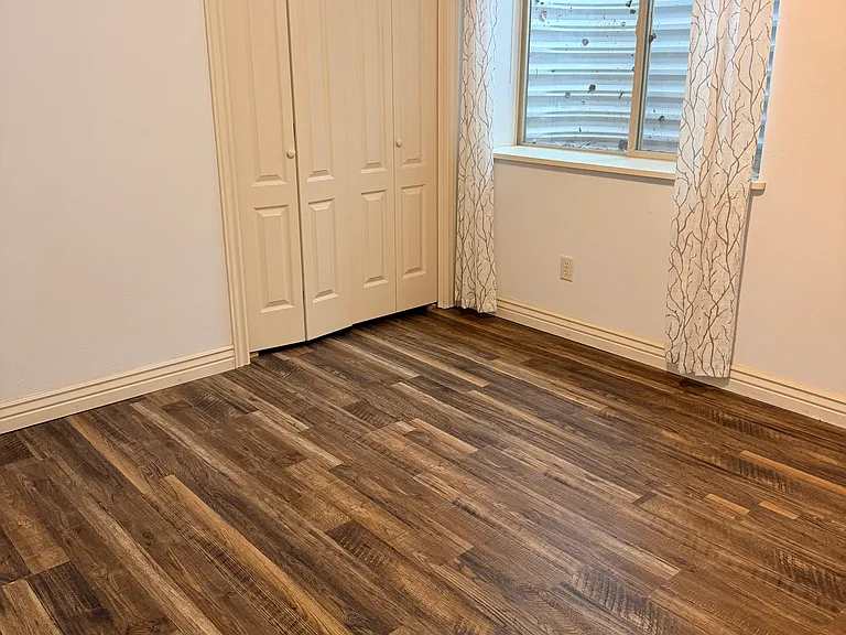 551 Kodiak Cir — Photo 18